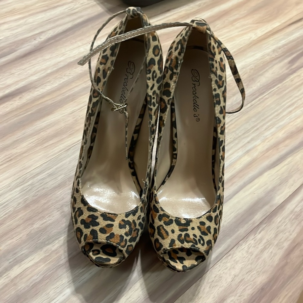 Leopard sandal